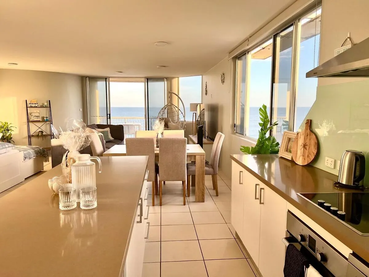 Unit 15 Monterey Lodge Caloundra